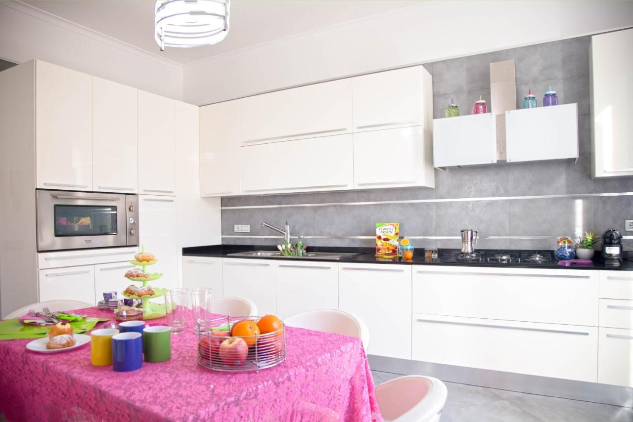 Ferdinando Arthouse Oversized Modern Apartment - By Gocce Team Napoli Ngoại thất bức ảnh